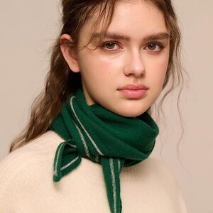 Diamond-Shaped Small Neck Scarf 30% Cashmere & 70% Wool green white striped